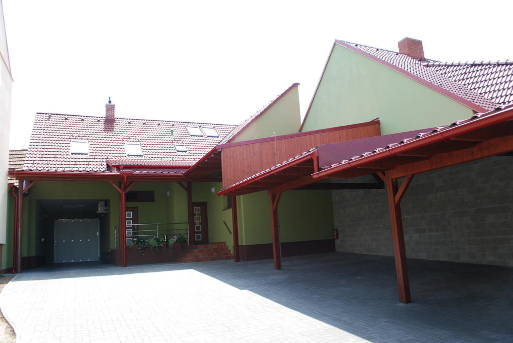 Penzion Na Dedine Mutěnice Dış mekan fotoğraf